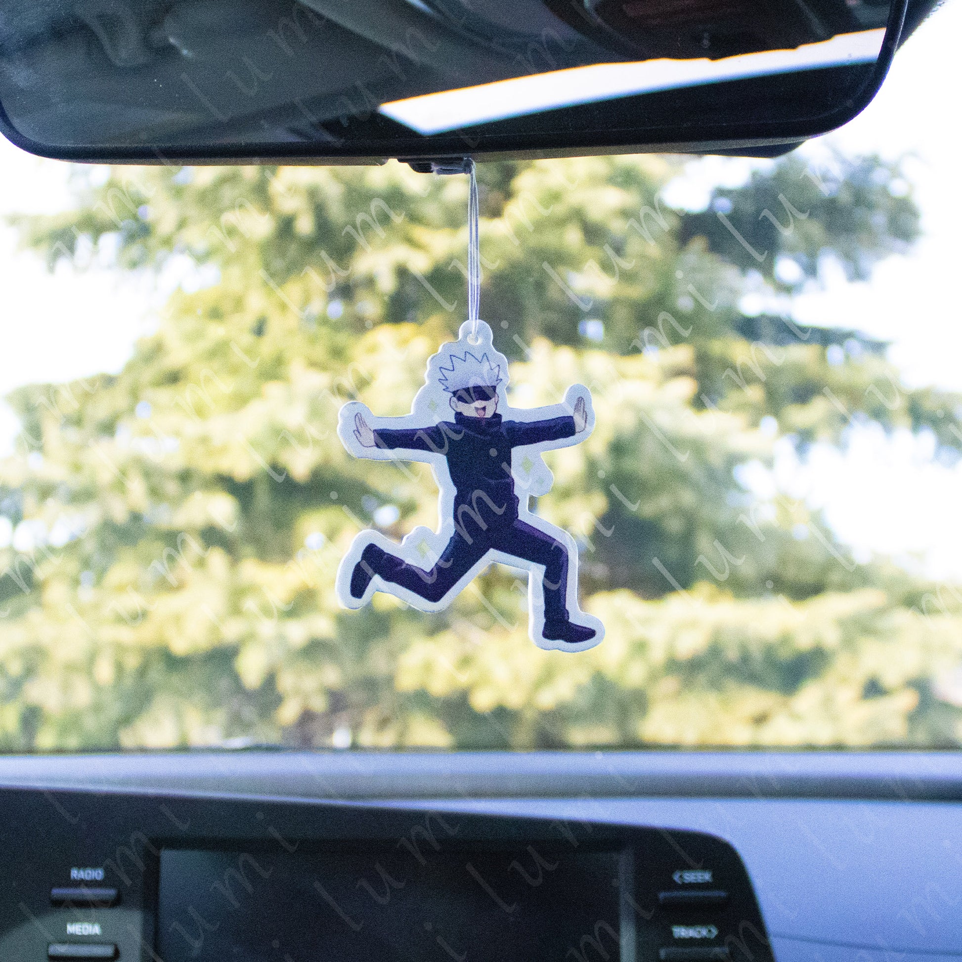Image of a Jujutsu Kaisen air freshener featuring a kawaii design of Gojo Satoru, with a string attached for easy hanging.